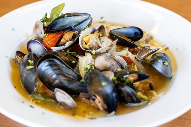 Vongole E Cozze Alla Larry.