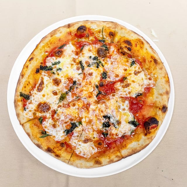 12" Margerita Pizza.